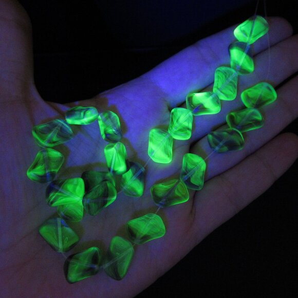 UG Czech glass beads - Picture 9 of 10